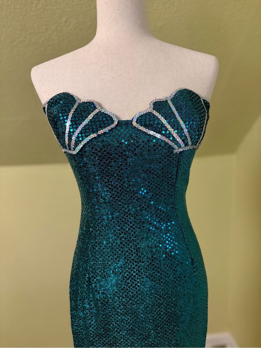 1999 Emerald Green Sequin Mermaid Gown – Y2K Sirencore Halloween Cosplay Dress - Picture 2 of 7